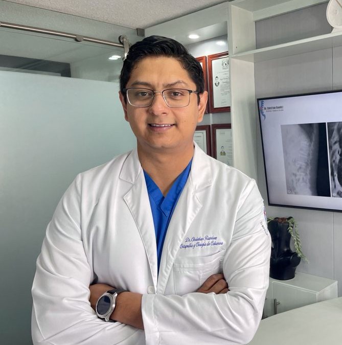 Dr. Christian Ramírez Román